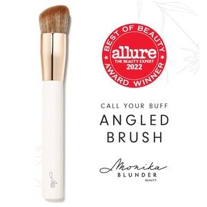 Monika Blunder Beauty – Call Your Buff Angled Brush